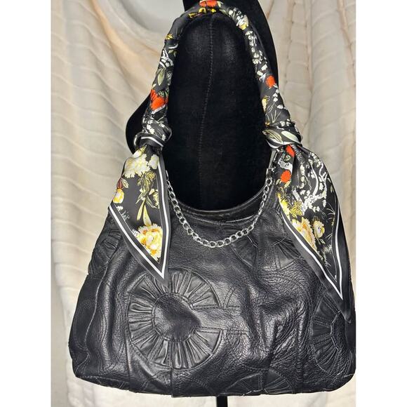 AUTHENTIC Coach Madison Gathered Leather Hobo 16504 EUC + COA & Scarf - Picture 2 of 6